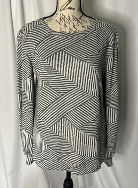 Ellen Tracy Gray & White Geometric Crew Neck Long Sleeve Knit Top Women’s Medium